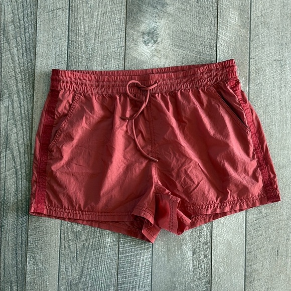 Athleta Size 0 Orange/Red Expedition Athletic Shorts - Picture 2 of 6